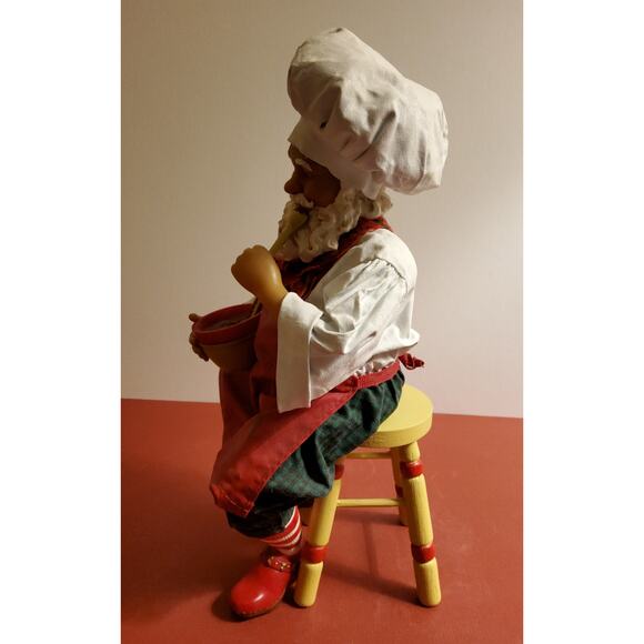 Clothique Santa Chef Figurine - Picture 2 of 5
